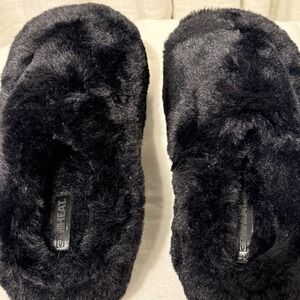 HEAT Fuzzy‎ Furry Cozy Black Slip On Slippers Comfort Slides